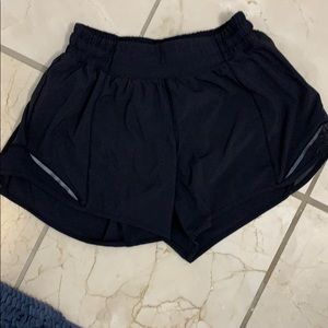 black size 4 lululemon shorts